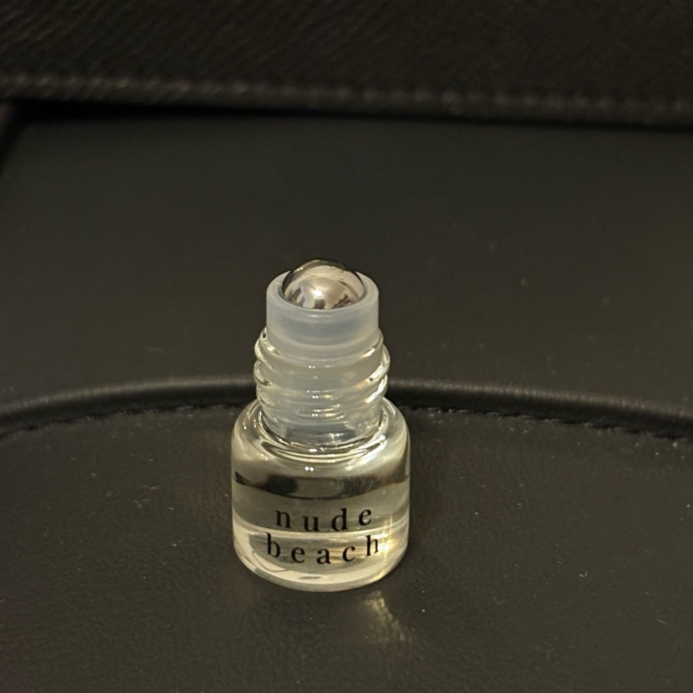 Riddle Nude Beach Perfume Oil with pheromones, 1 ml or 0.035 fl.oz - Picture 2 of 2